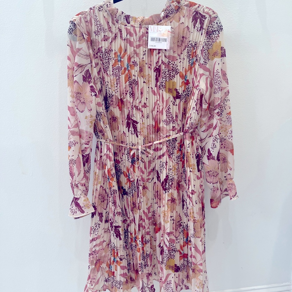 New with tags Illa Illa flowy belted dress